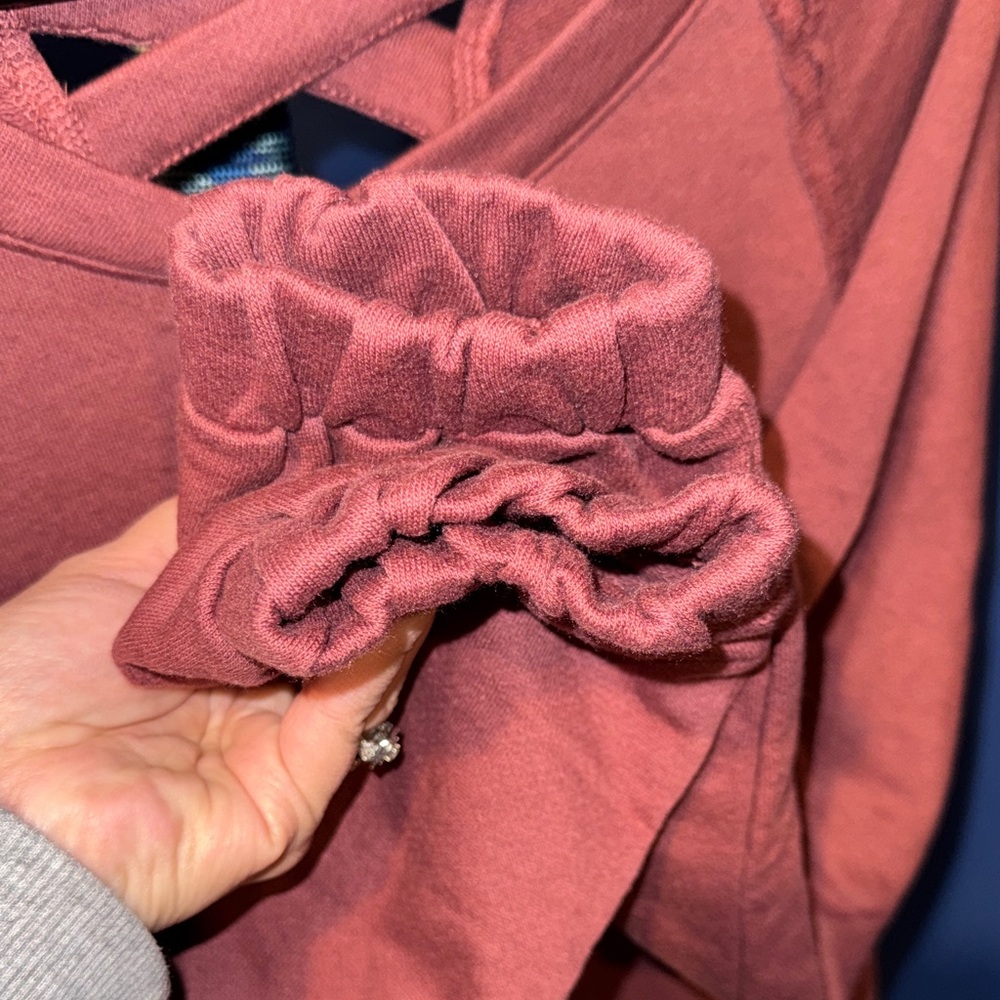 RACHEL ROY- Women’s Dark Red Sweatshirt with Crisscross back detail Size Small - Picture 9 of 14